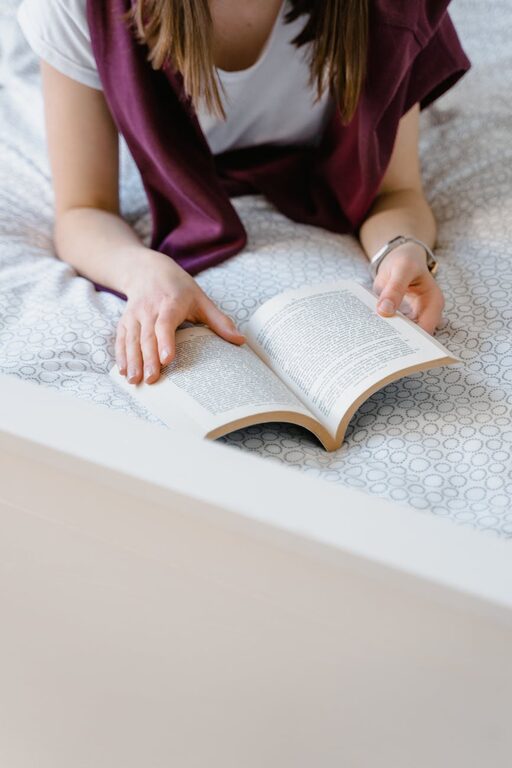 How to Build a Simple Reading Habit That Sticks